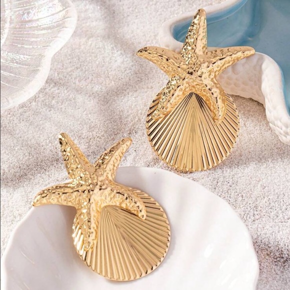 Golden Starfish Shell Earrings - Picture 5 of 8